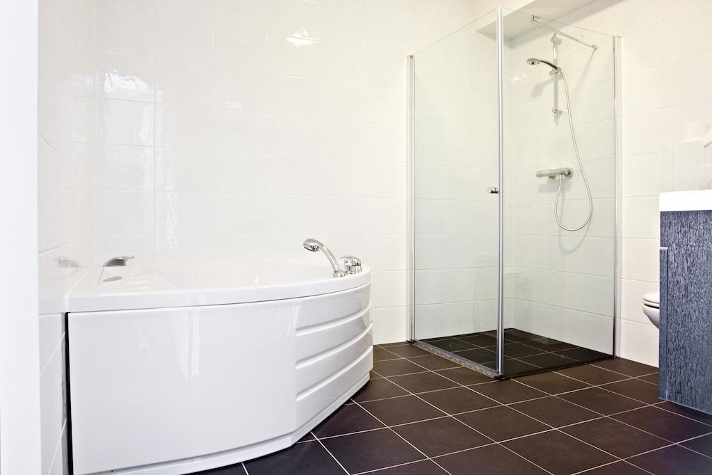 Hotel En Restaurant De Stripe Wijnjewoude Room photo